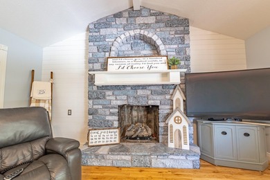 0ne-of-a-Kind Country Estate on Over 5 Acres! Properties like - photo 31