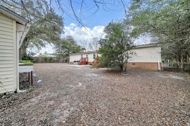 Welcome to 1422 Cat Mar Rd in Niceville -- a spacious and - photo 33