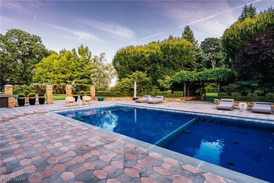 There are homes that impress, and those that redefine what it - photo 44