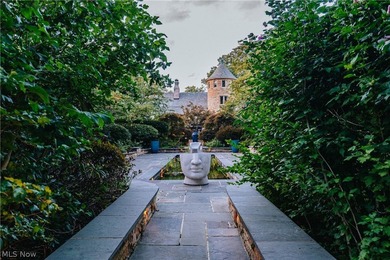 There are homes that impress, and those that redefine what it - photo 45