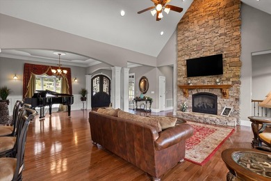 Experience luxury living in this beautiful custom built home - photo 4