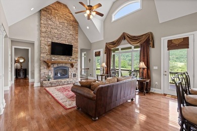 Experience luxury living in this beautiful custom built home - photo 8
