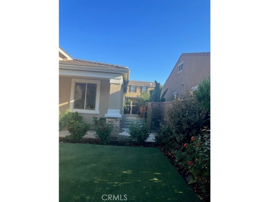 lovely single level home in the Menifee Lakes community, walking - photo 2