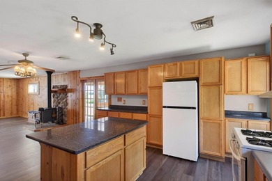 Escape to the peace and privacy of the countryside with this - photo 11