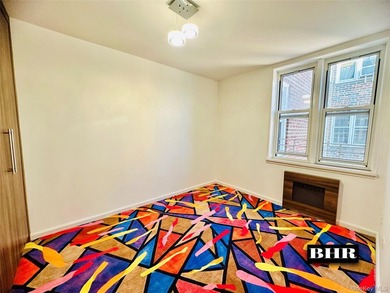 Sheepshead Bay .... Fully renovated 2-bedroom, 1-bath apartment - photo 13