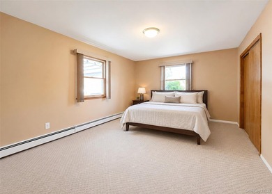 Welcome to 15 Seabrook Lane, Stony Brook A Masterfully Expanded - photo 16