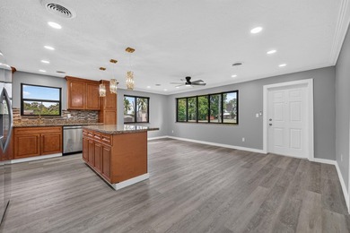 Discover this charming home featuring 3 bedrooms and 2 bathrooms - photo 16