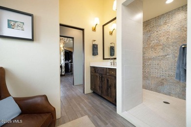 Offered for the first time, Porque No Ranch is a private - photo 16