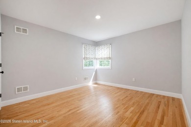 Welcome to 123 Hooper Avenue - a beautifully maintained detached - photo 18