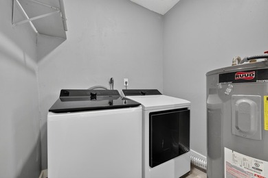Discover this charming home featuring 3 bedrooms and 2 bathrooms - photo 19