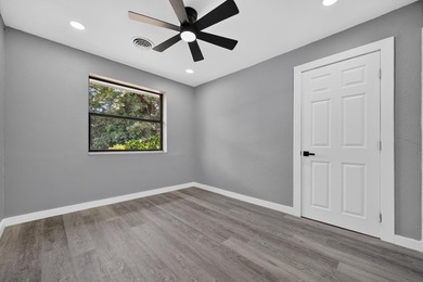 Discover this charming home featuring 3 bedrooms and 2 bathrooms - photo 20