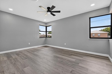 Discover this charming home featuring 3 bedrooms and 2 bathrooms - photo 23