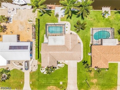 This beautifully updated residence offers 3 bedrooms, 2 - photo 30