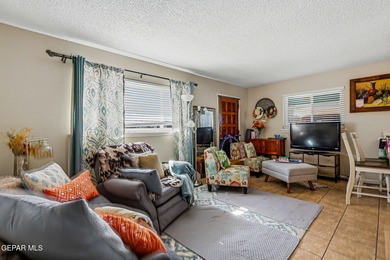 Charming and well-maintained property offering a 3-bedrooms with