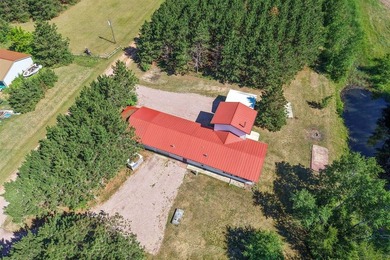 Escape to the peace and privacy of the countryside with this - photo 32