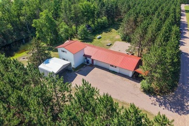 Escape to the peace and privacy of the countryside with this - photo 34