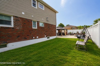 Welcome to 123 Hooper Avenue - a beautifully maintained detached - photo 38
