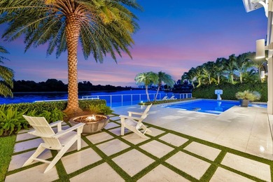 Extraordinary custom built coastal modern inspired Intracoastal - photo 4