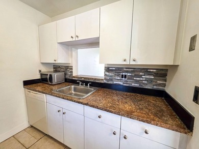 Live in the highly desirable Cascades of Lauderhill with this - photo 4