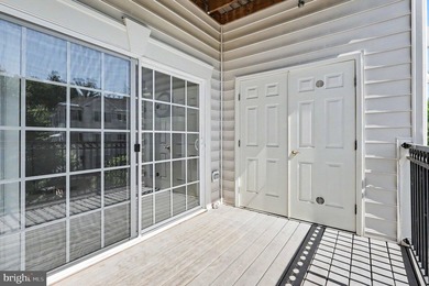 BACK ON THE MARKET AND BETTER THAN BEFORE - NEW CARPET - photo 25