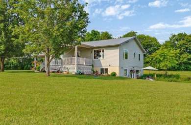 (private lake, pond, creek) Home For Sale in Jamestown Tennessee