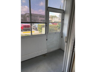 Beautiful updated First floor, 1 Bed/1Bath corner unit. New - photo 15