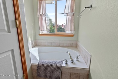 A rare find - this Fernan Lakefront property comes with the best - photo 22