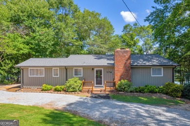 Welcome to beautiful Lake Hartwell. This remodeled lakefront - photo 12