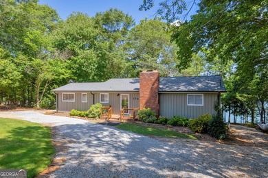 Welcome to beautiful Lake Hartwell. This remodeled lakefront - photo 13