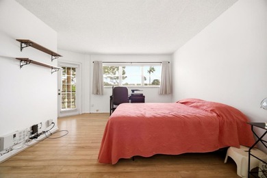 Beautifully maintained 2nd-floor 1-bedroom, 1.5-bath condo with - photo 13