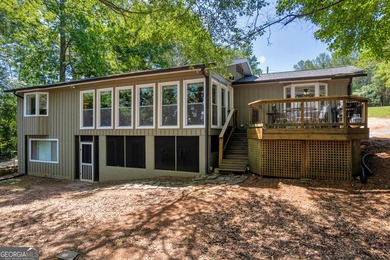 Welcome to beautiful Lake Hartwell. This remodeled lakefront - photo 14