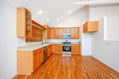 Come and see this recently refreshed, spacious Hi-Ranch in - photo 16