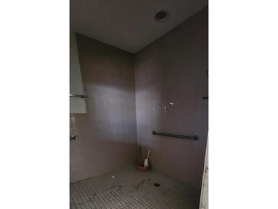 Spacious 2 bedroom, 2 bath home with office near World Famous