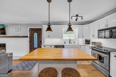 Welcome to beautiful Lake Hartwell. This remodeled lakefront - photo 21