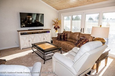 Beautifully upgraded & fully furnished, this 3-bedroom, 3-bath - photo 21