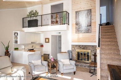 Beautifully upgraded & fully furnished, this 3-bedroom, 3-bath - photo 22