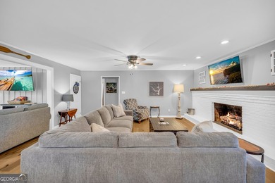 Welcome to beautiful Lake Hartwell. This remodeled lakefront - photo 25
