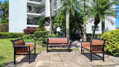 Beautifully maintained 2nd-floor 1-bedroom, 1.5-bath condo with - photo 25
