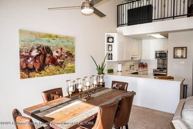 Beautifully upgraded & fully furnished, this 3-bedroom, 3-bath - photo 27