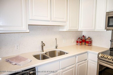 Beautifully upgraded & fully furnished, this 3-bedroom, 3-bath - photo 31