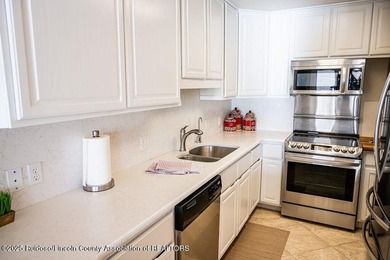 Beautifully upgraded & fully furnished, this 3-bedroom, 3-bath - photo 32
