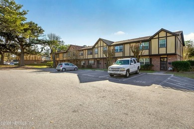 Seller is offering $5 ,000 toward buyer's closing costs with an - photo 33