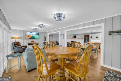 Welcome to beautiful Lake Hartwell. This remodeled lakefront - photo 34