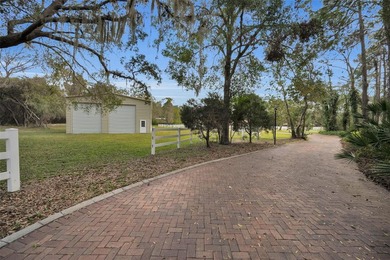 An absolute dream in Oak Hill Acres! Sprawling across 4.4 acres - photo 4