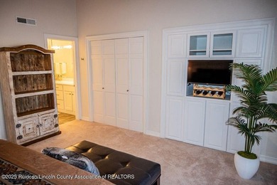 Beautifully upgraded & fully furnished, this 3-bedroom, 3-bath - photo 37