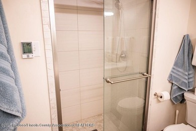 Beautifully upgraded & fully furnished, this 3-bedroom, 3-bath - photo 39