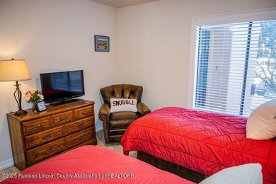 Beautifully upgraded & fully furnished, this 3-bedroom, 3-bath - photo 42