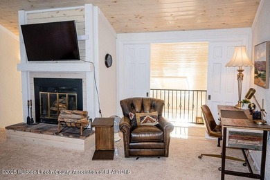Beautifully upgraded & fully furnished, this 3-bedroom, 3-bath - photo 46