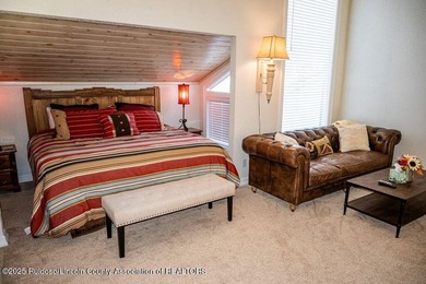 Beautifully upgraded & fully furnished, this 3-bedroom, 3-bath - photo 49