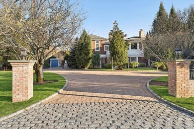 Exceptional Westhampton Retreat with Timeless Elegance Discover - photo 2